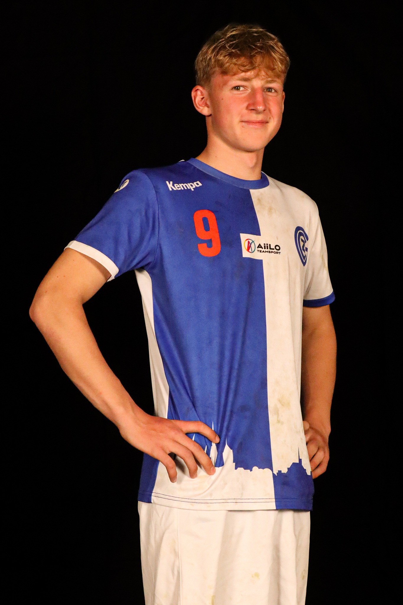 U19 7 U19L Portrait 2 2