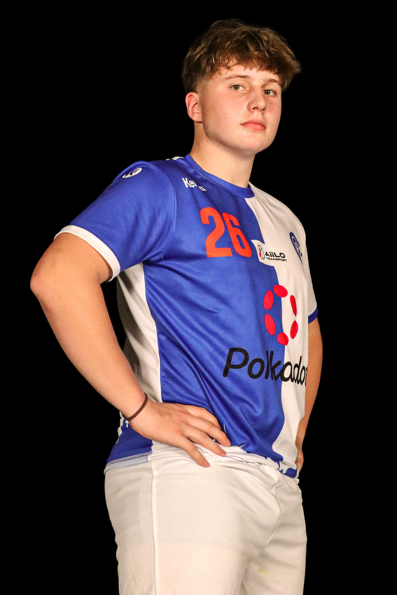 U19 11 U19L Portrait 4 2