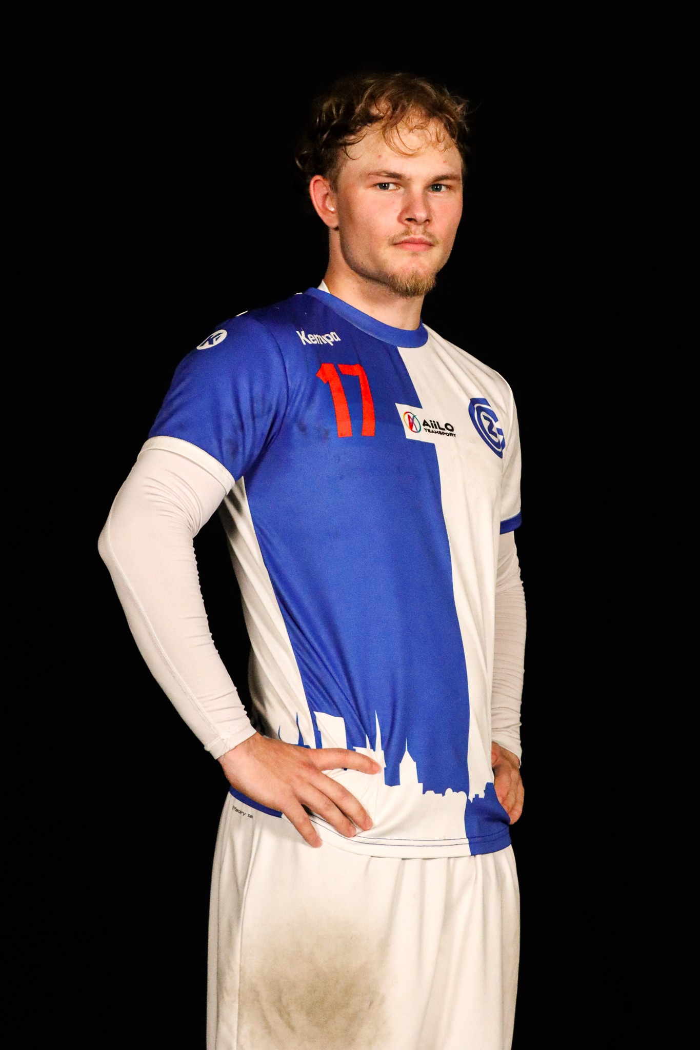 U19 17 U19L Portrait 9